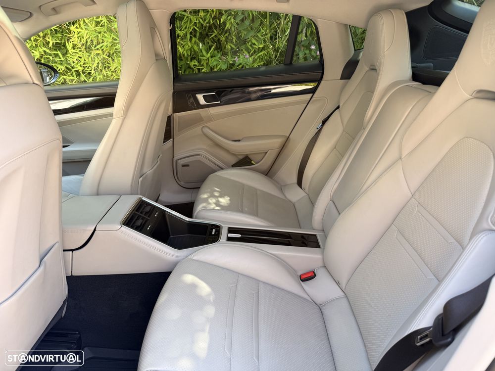 Porsche Panamera - 16