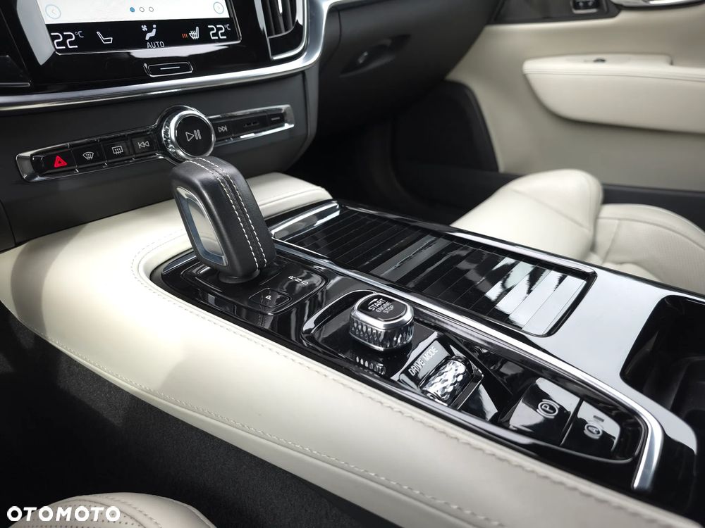 Volvo S90 T8 AWD Plug-In Hybrid Inscription - 20