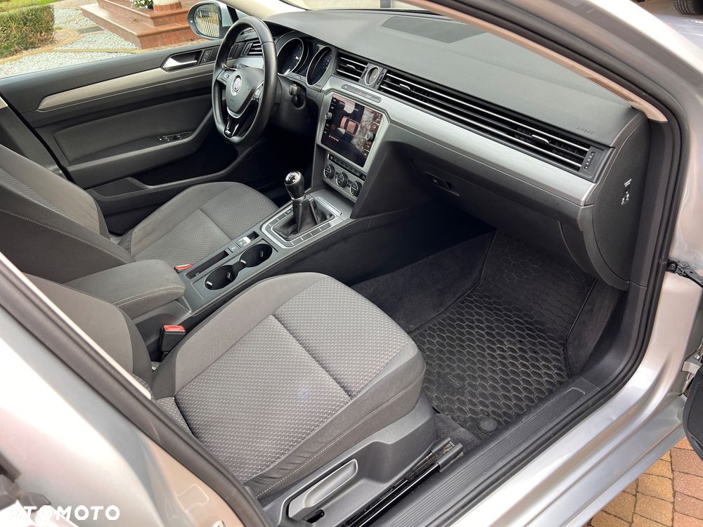 Volkswagen Passat - 7