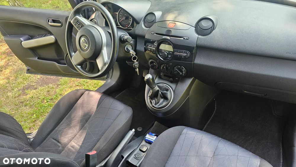 Mazda 2 - 1
