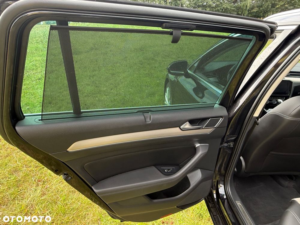 Volkswagen Passat - 16