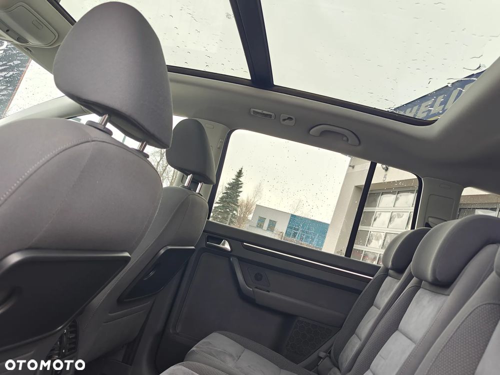 Volkswagen Touran 1.6 TDI DPF Highline - 6