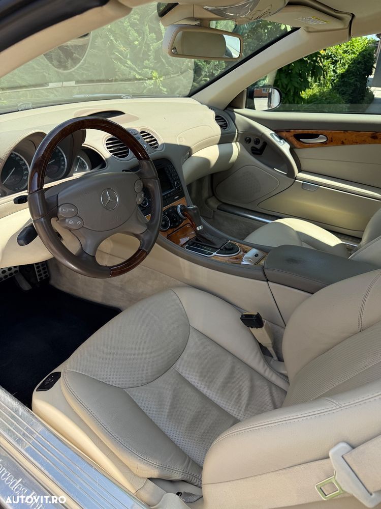 Mercedes-Benz SL 350 Aut - 11