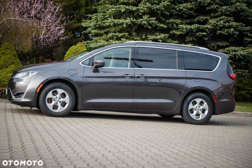 Chrysler Pacifica - 6
