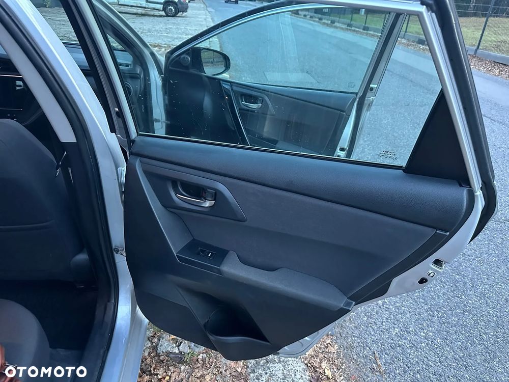 Toyota Auris 1.8 HSD Luna - 7