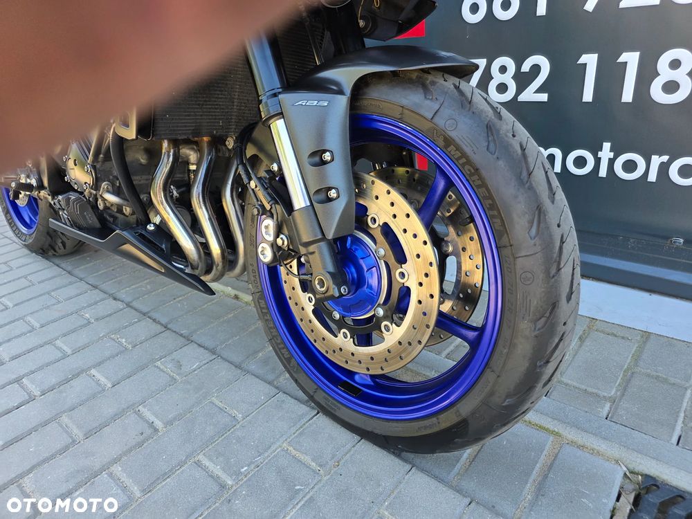 Yamaha FZ8 - 32