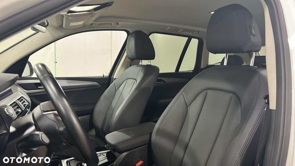 BMW X3 xDrive30e - 11