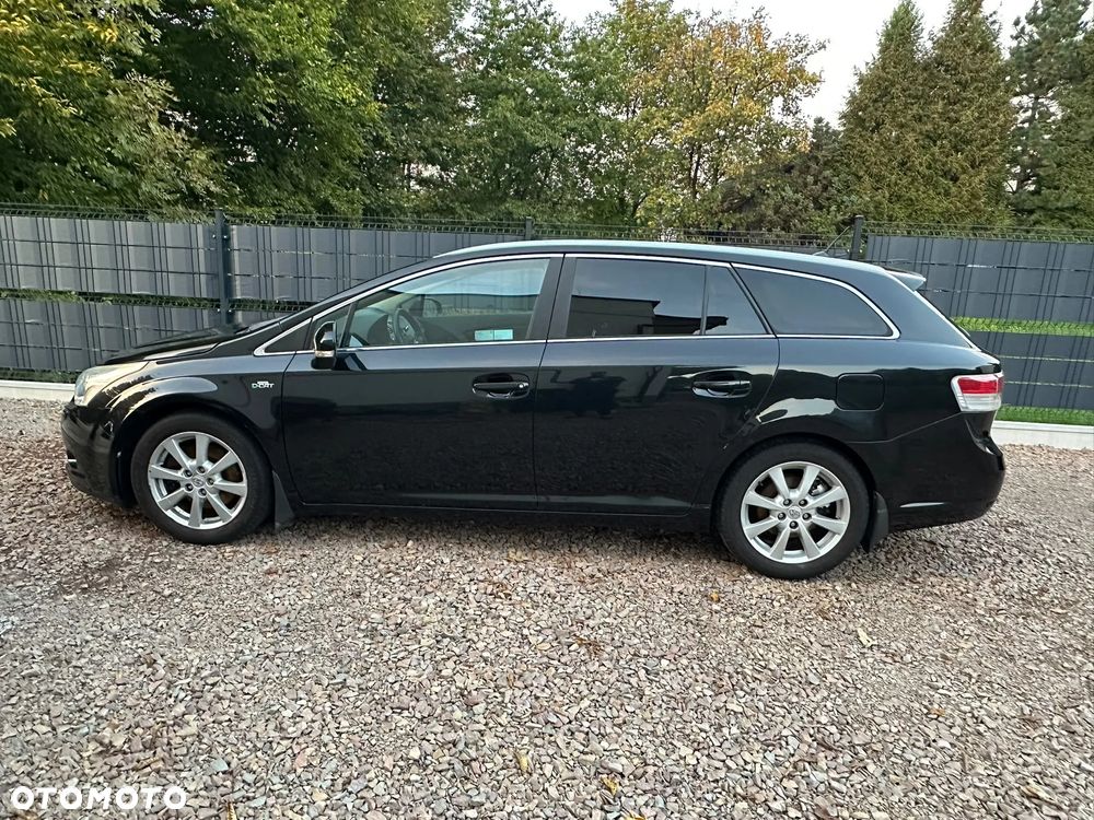 Toyota Avensis - 23
