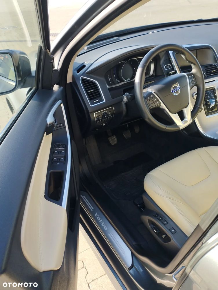 Volvo XC 60 D4 Momentum - 19