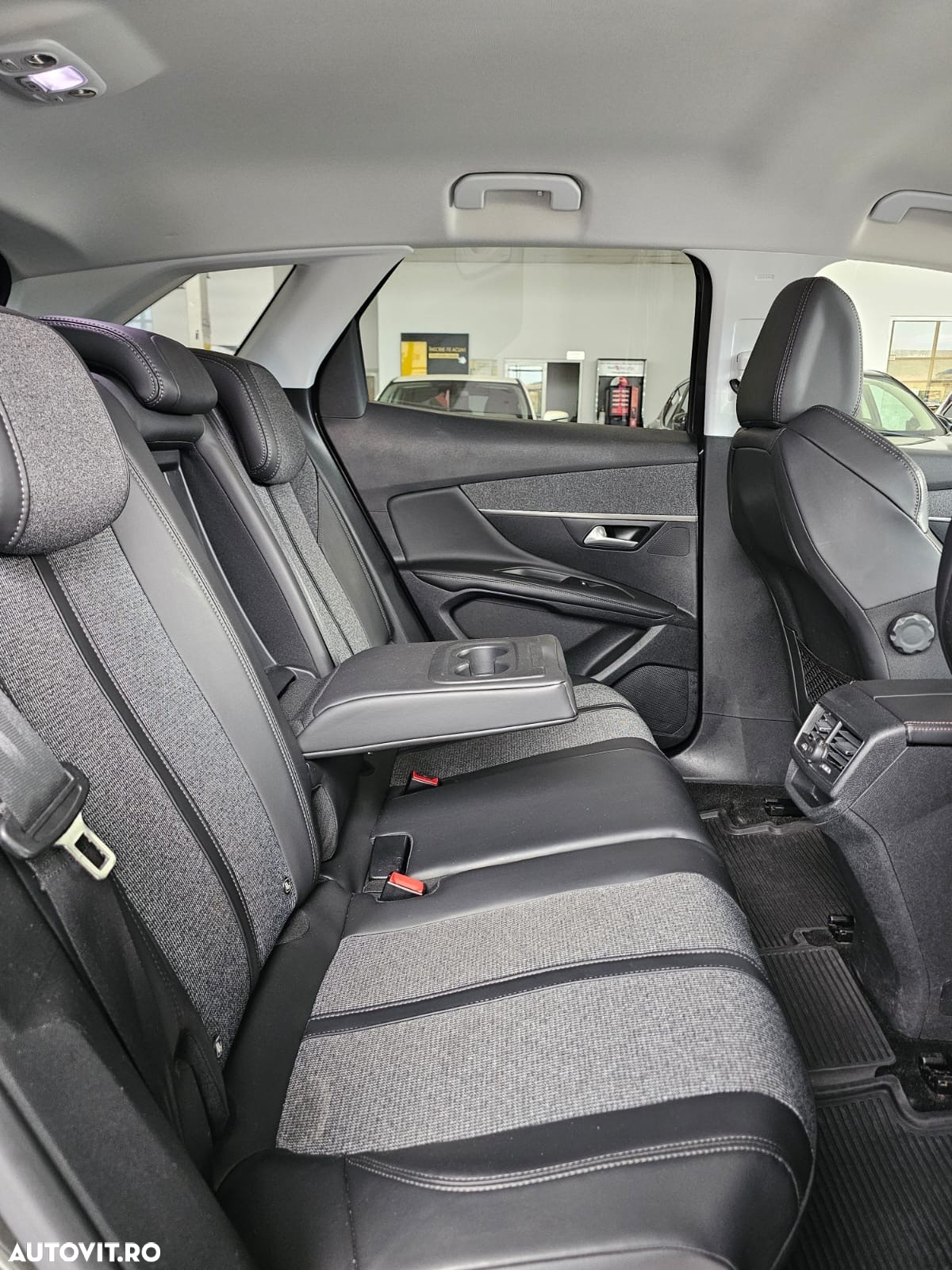 Peugeot 3008 BlueHDi 130 Stop & Start EAT8 Allure - 16