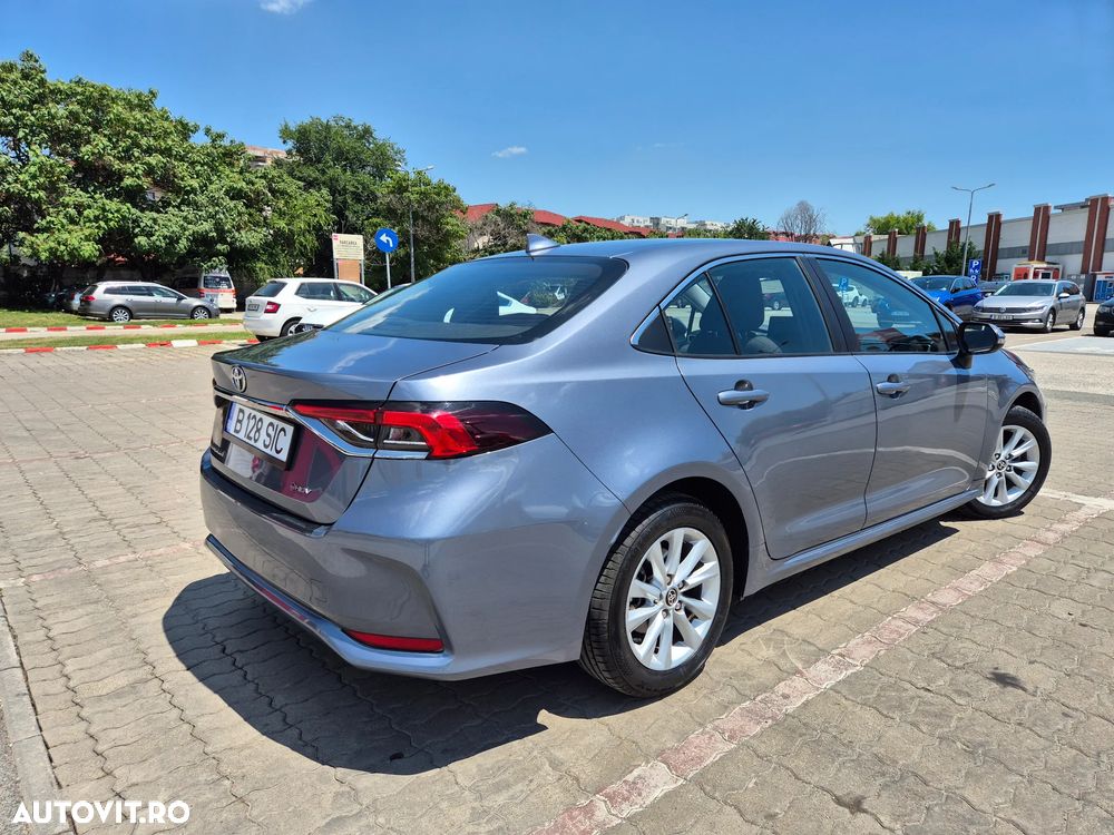 Toyota Corolla 1.8 Business Edition - 9