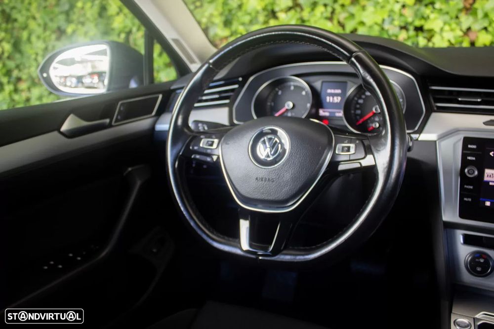 VW Passat Variant - 14