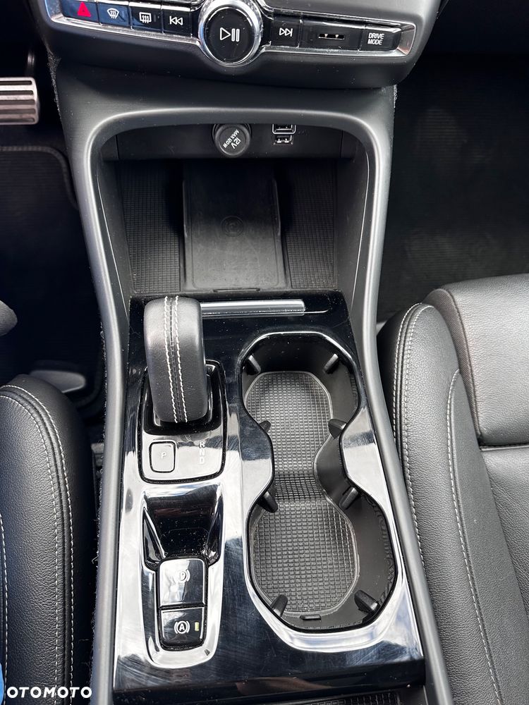 Volvo XC 40 T5 Plug-In Hybrid R-Design - 40