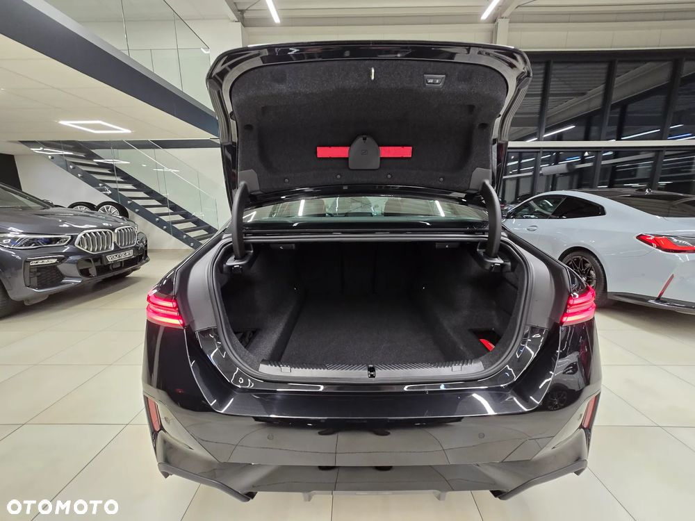 BMW Seria 5 520i mHEV M Sport - 9