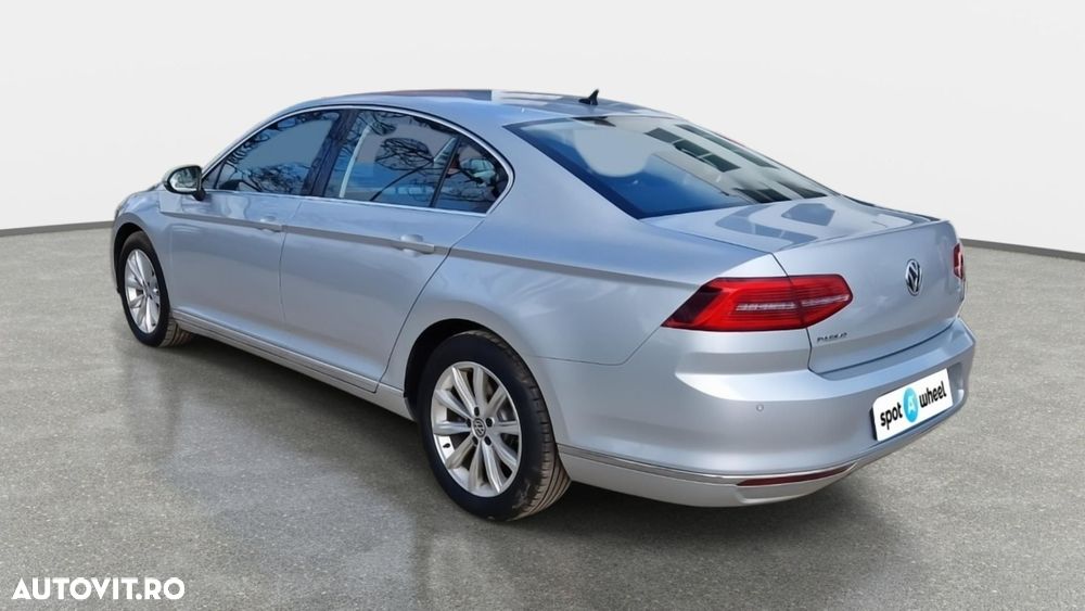 Volkswagen Passat 2.0 TDI DSG Highline - 9