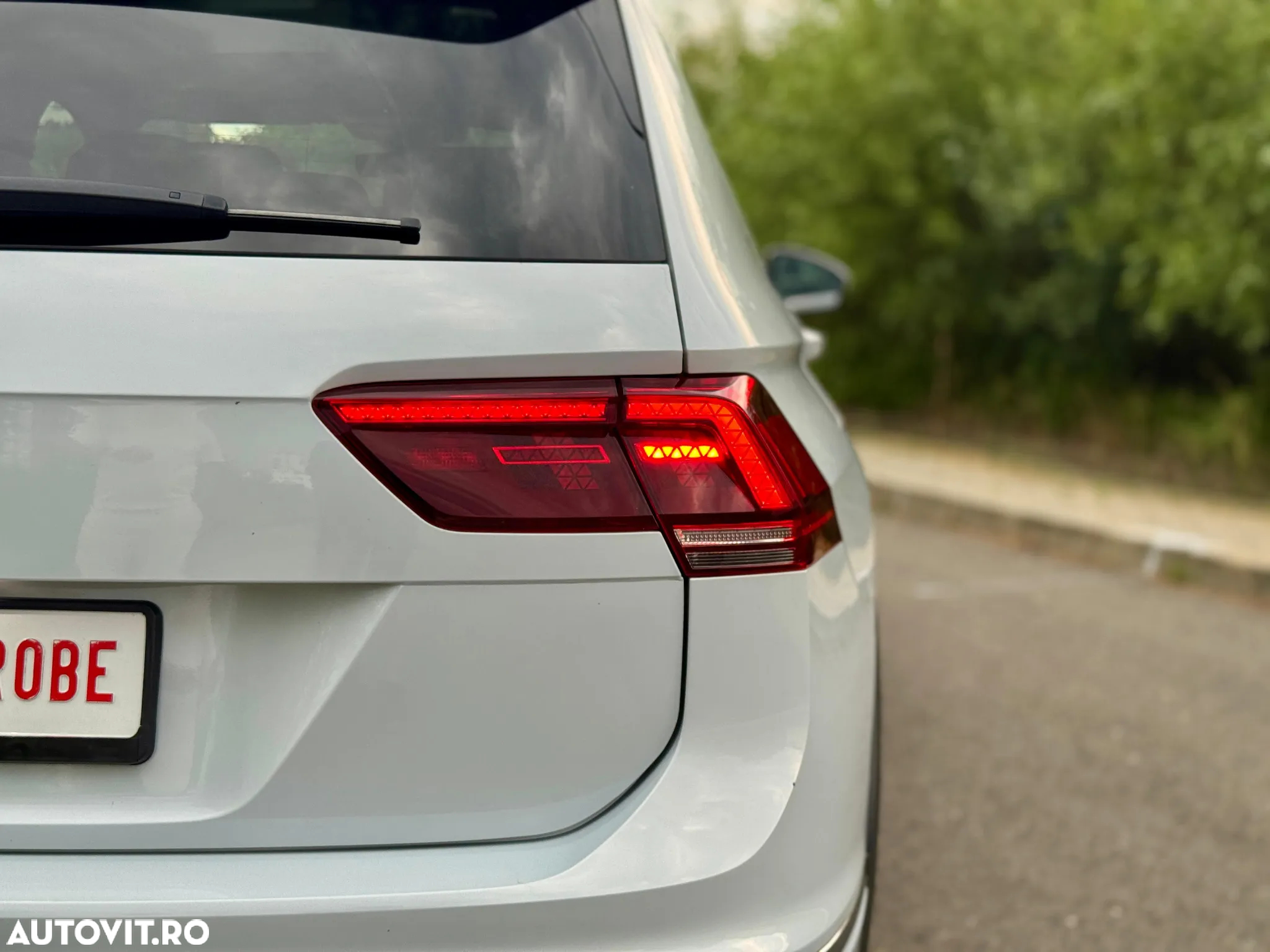 Volkswagen Tiguan Allspace 2.0 TDI 4Mot DSG R-Line - 37