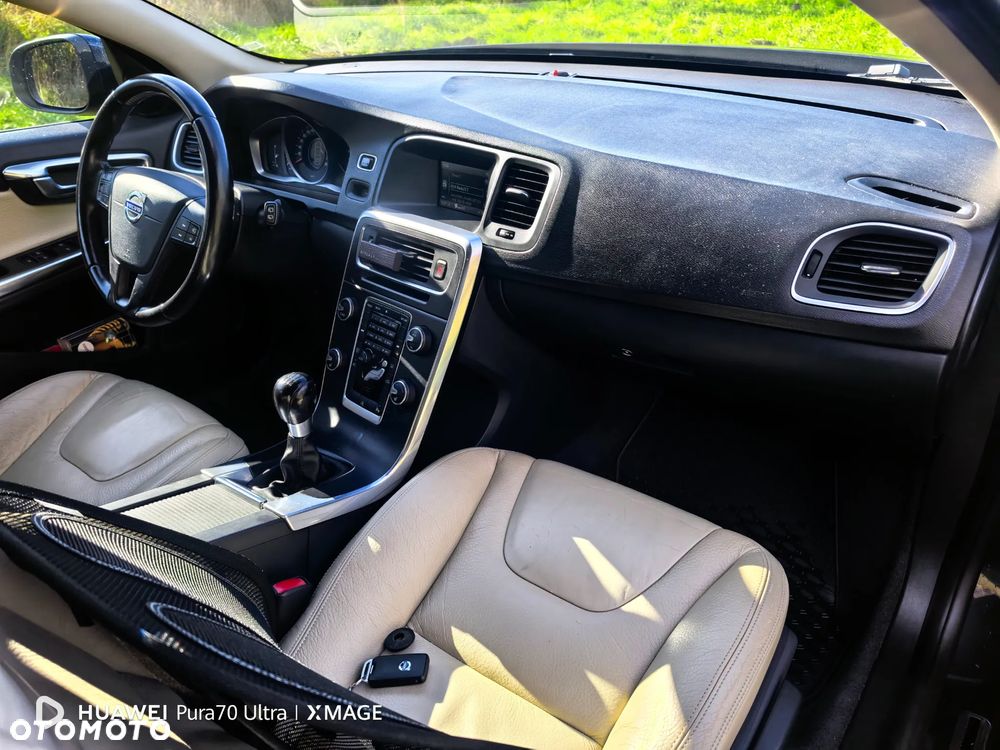 Volvo V60 T4 R-Design Kinetic - 8