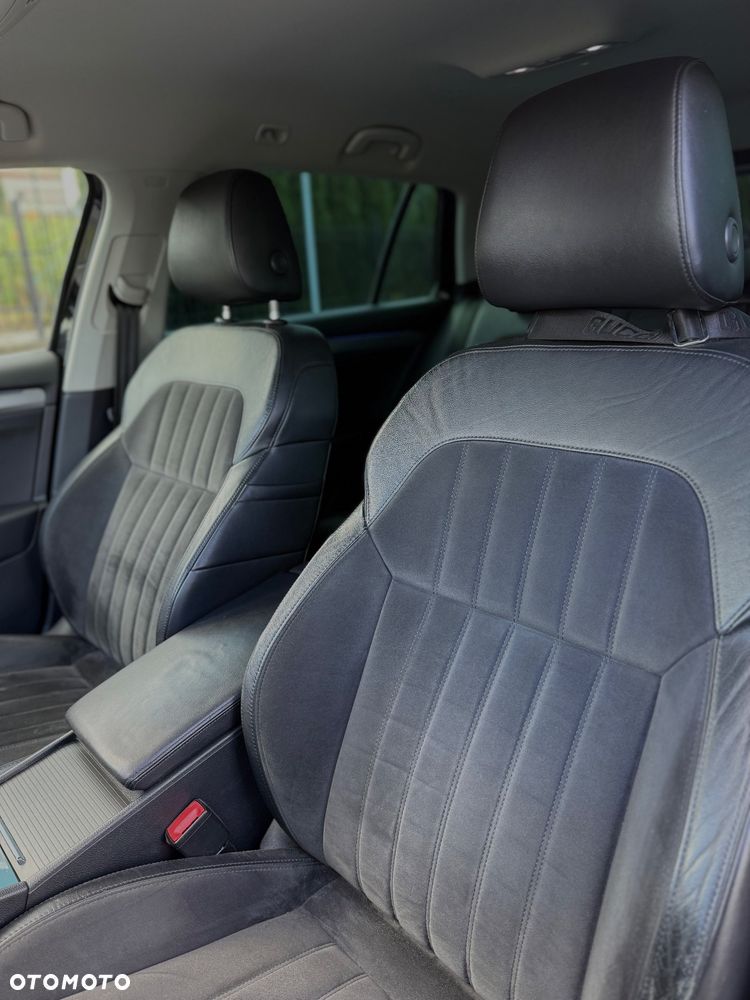 Skoda Superb 2.0 TDI DSG SportLine - 29
