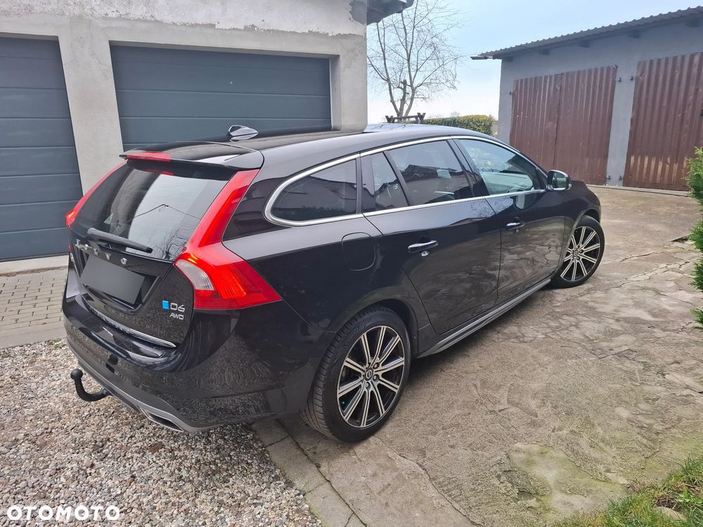 Volvo V60 D6 AWD Plug-in Hybrid R-Design Summum - 12