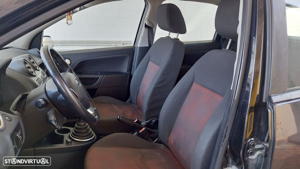 Ford Fiesta 1.4 TDCI Trend - 8