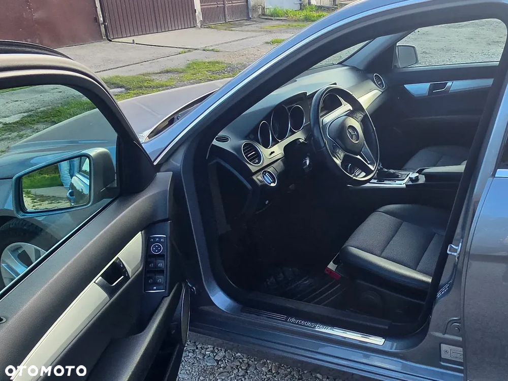 Mercedes-Benz Klasa C 220 CDI DPF Automatik BlueEFFICIENCY Avantgarde - 11
