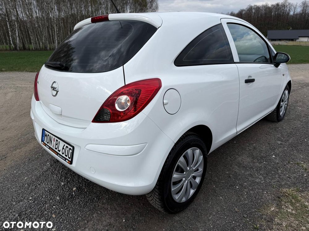 Opel Corsa 1.2 16V Essentia - 9