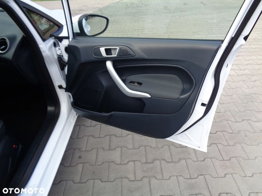 Ford Fiesta 1.25 Titanium EU5 - 16