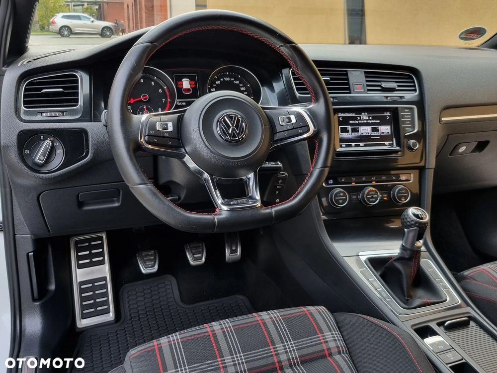 Volkswagen Golf VII 2.0 TSI BMT GTI - 28