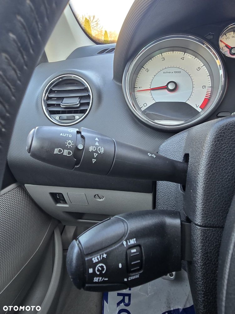 Peugeot 308 CC 1.6 THP Active - 15