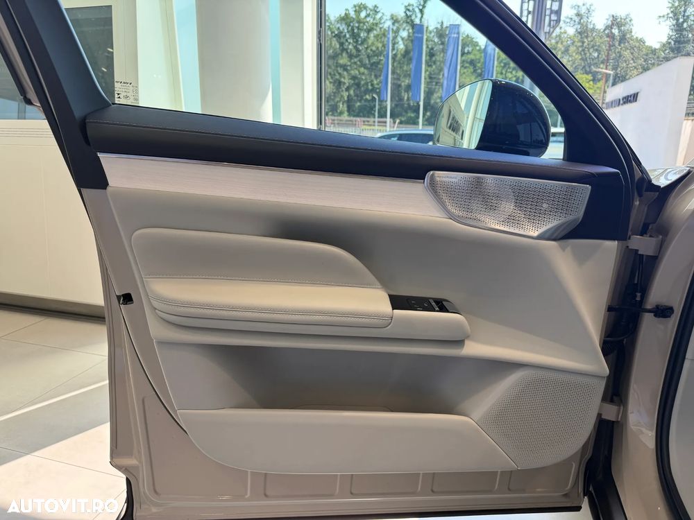 VOLVO Unknown Model 2025 — imagine 24