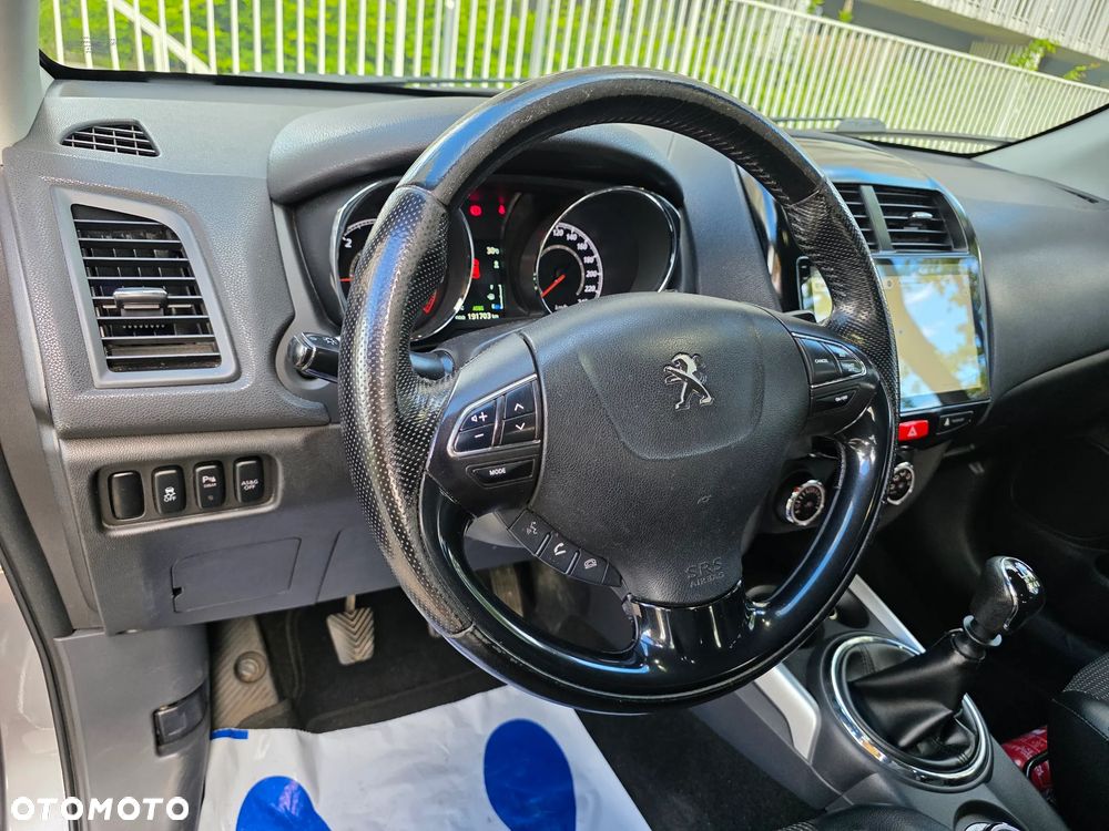 Peugeot 4008 - 8