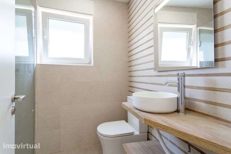 Apartamento T2 Renovado - Grande imagem: 4/12