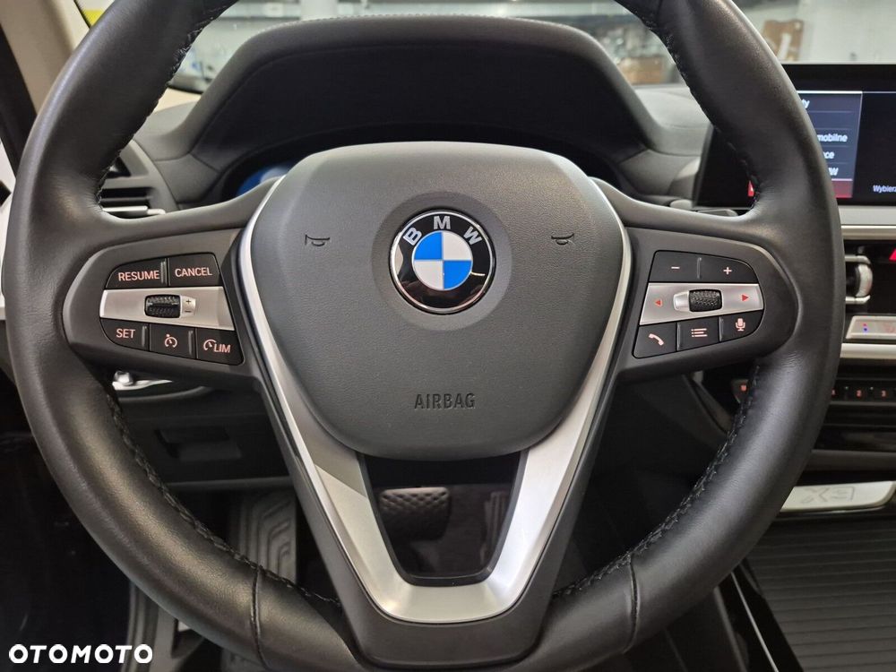 BMW X3 xDrive20i mHEV - 24