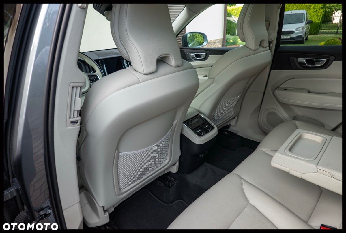 Volvo XC 60 B5 B AWD Inscription - 8