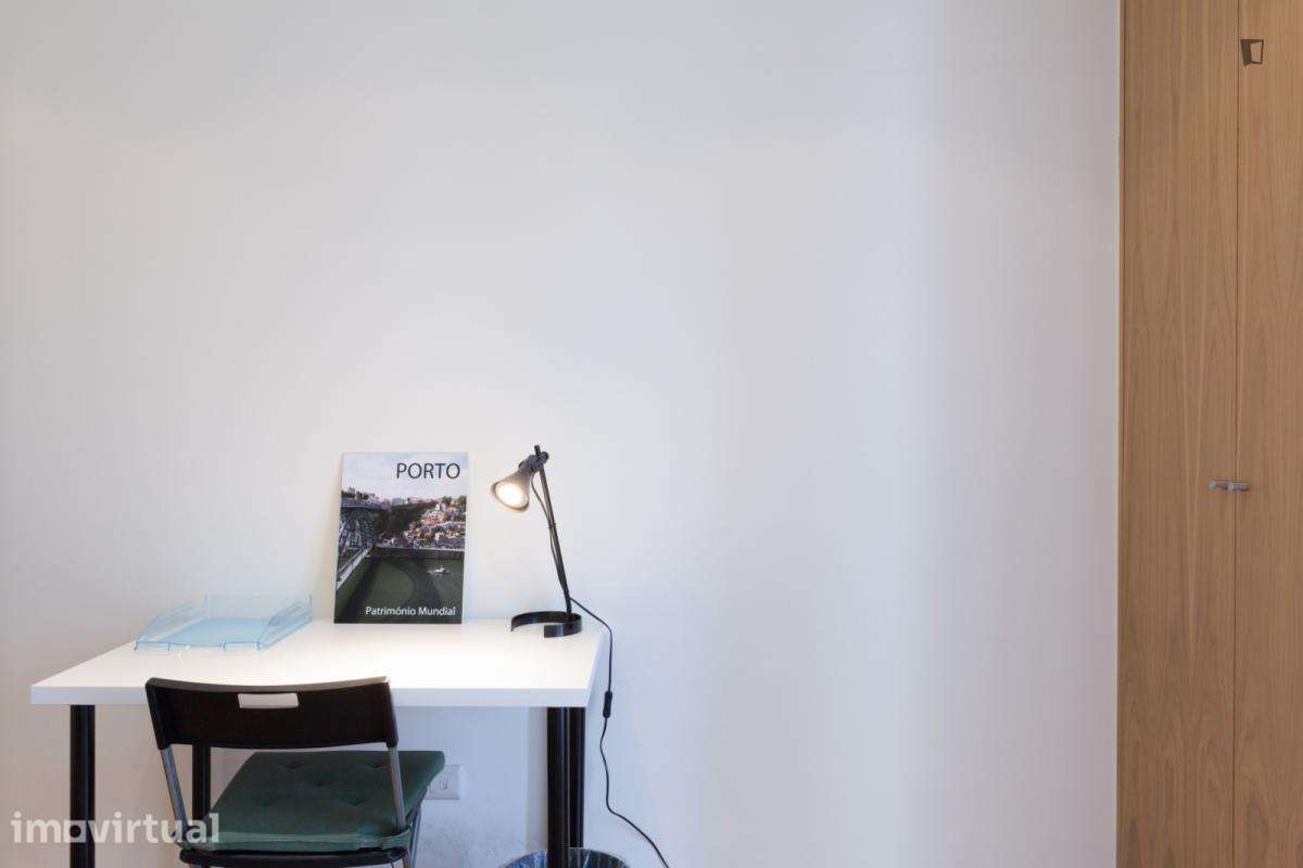 Quarto - localizado em Miragaia Porto - Grande imagem: 5/24