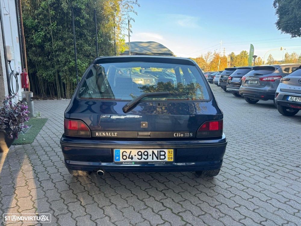 Renault Clio 1.8 16V - 6