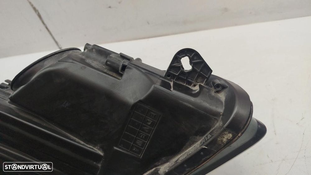 Ótica / farol esquerda OPEL Corsa E - 3