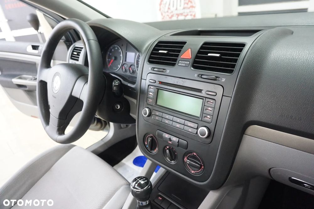 Volkswagen Golf 1.6 Comfortline - 20