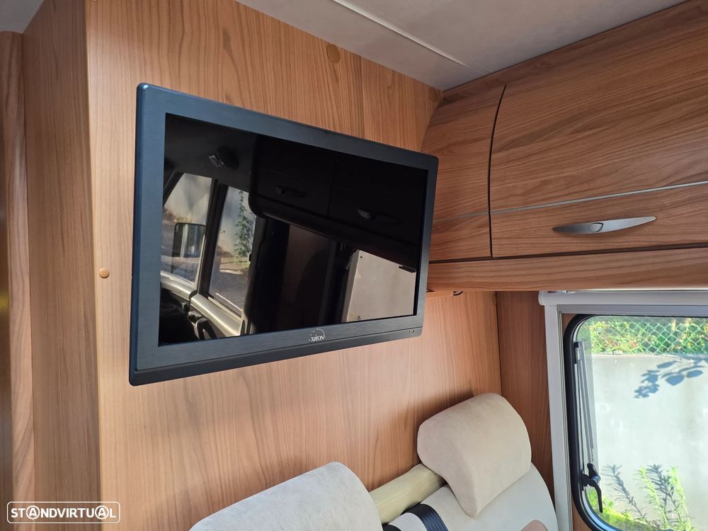 Burstner Aviano 725i cama central - 8