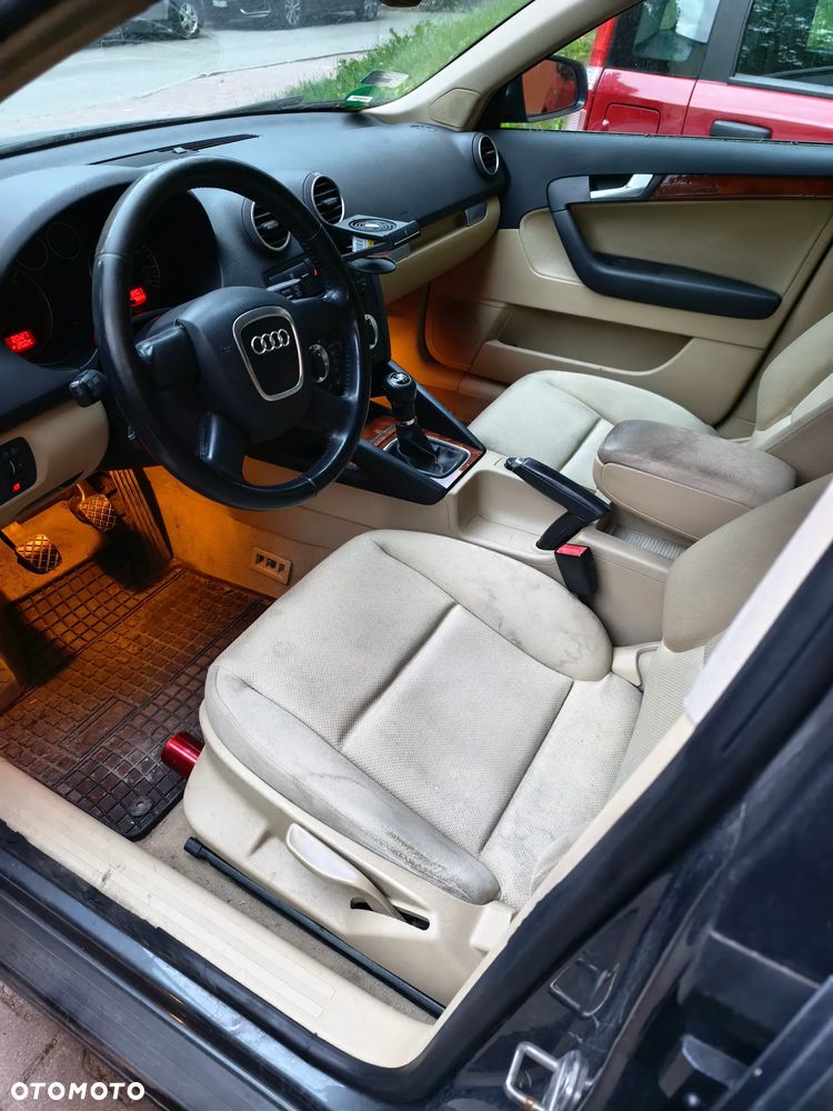 Audi A3 Sportback 2.0 TDI DPF Ambiente - 14