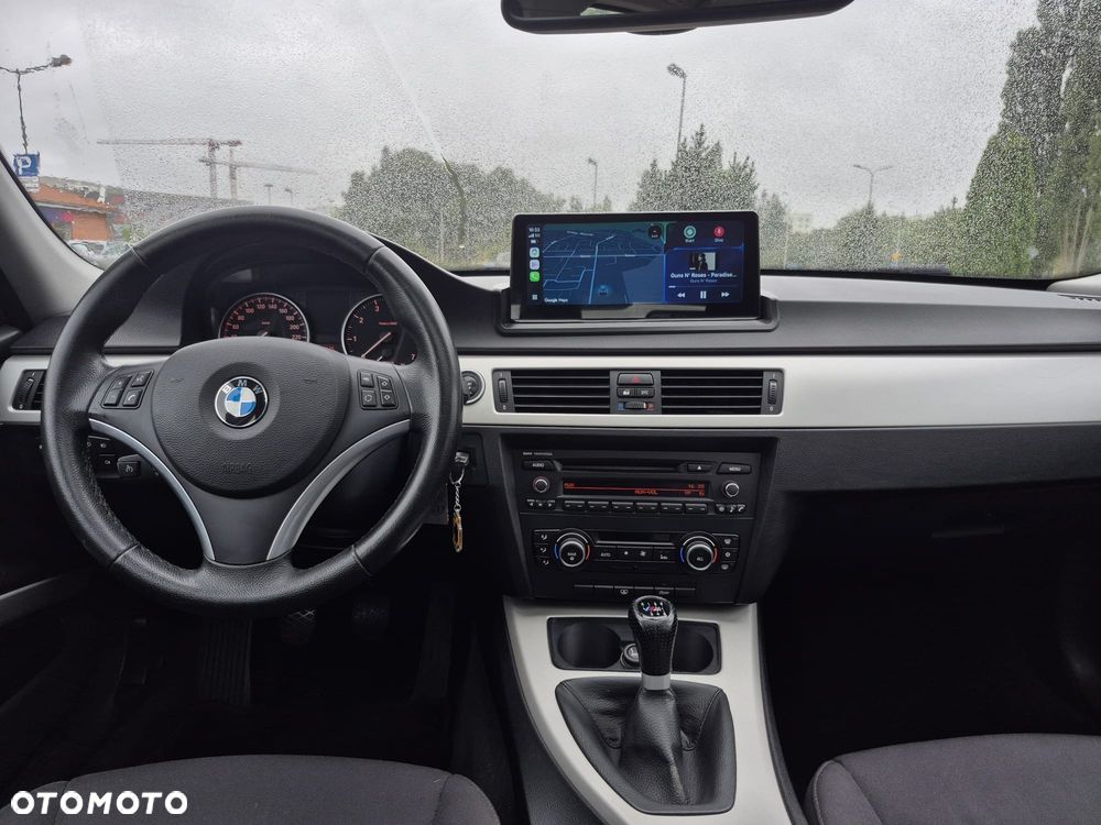BMW Seria 3 318i - 15