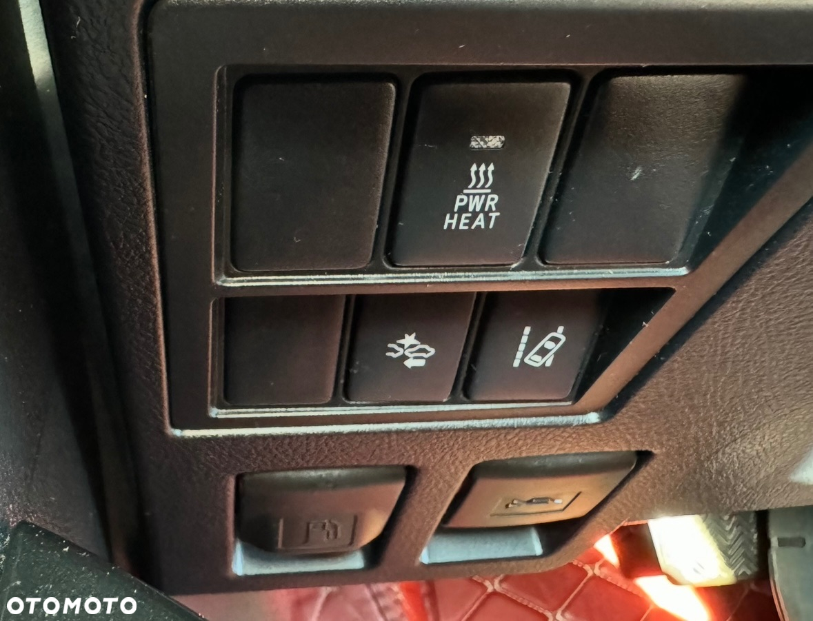 Toyota Hilux 2.4 D-4D Double Cab SR5 4x4 - 35
