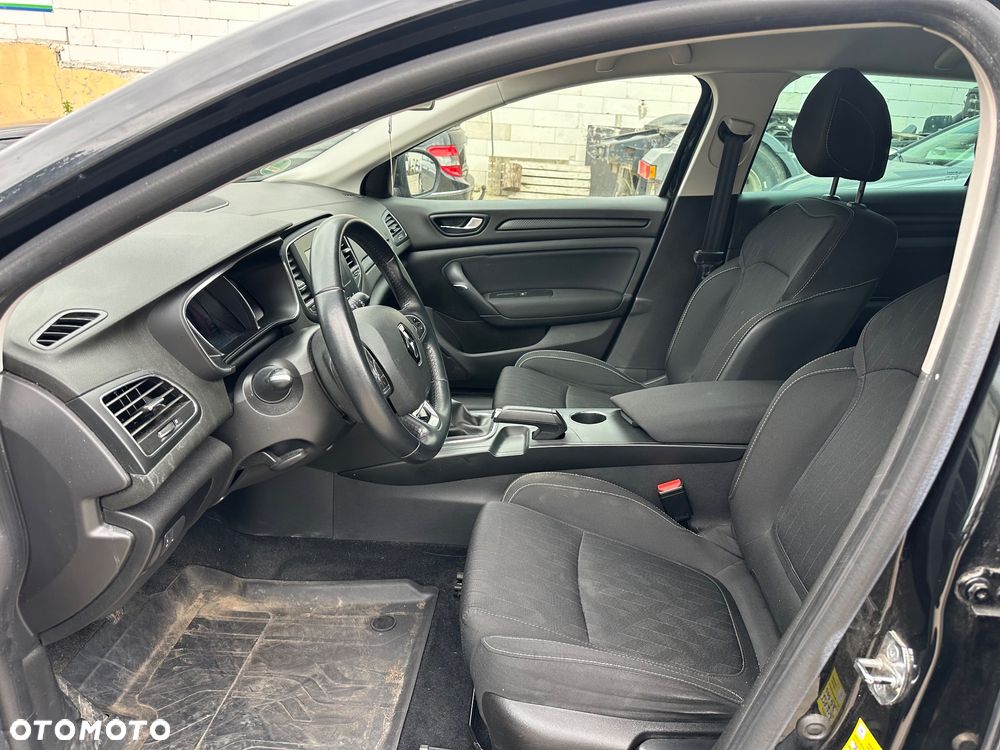 Renault Megane TCe 140 GPF LIMITED - 23