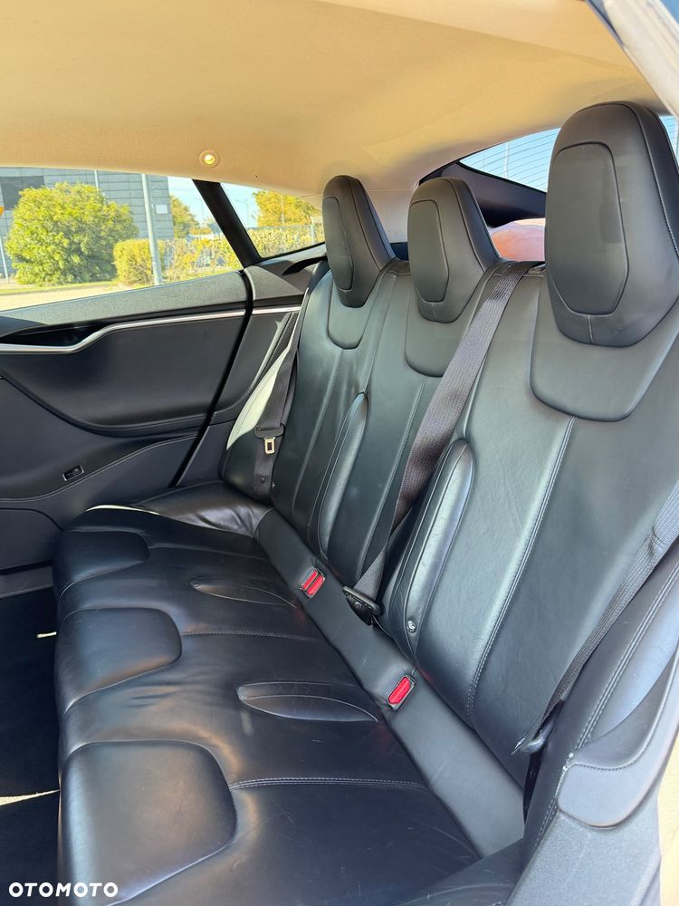 Tesla Model S 70 D - 12