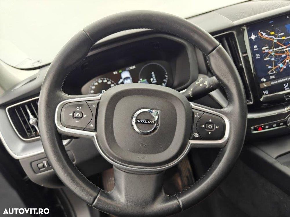 Volvo XC 60 T8 Twin Engine AWD Momentum - 18