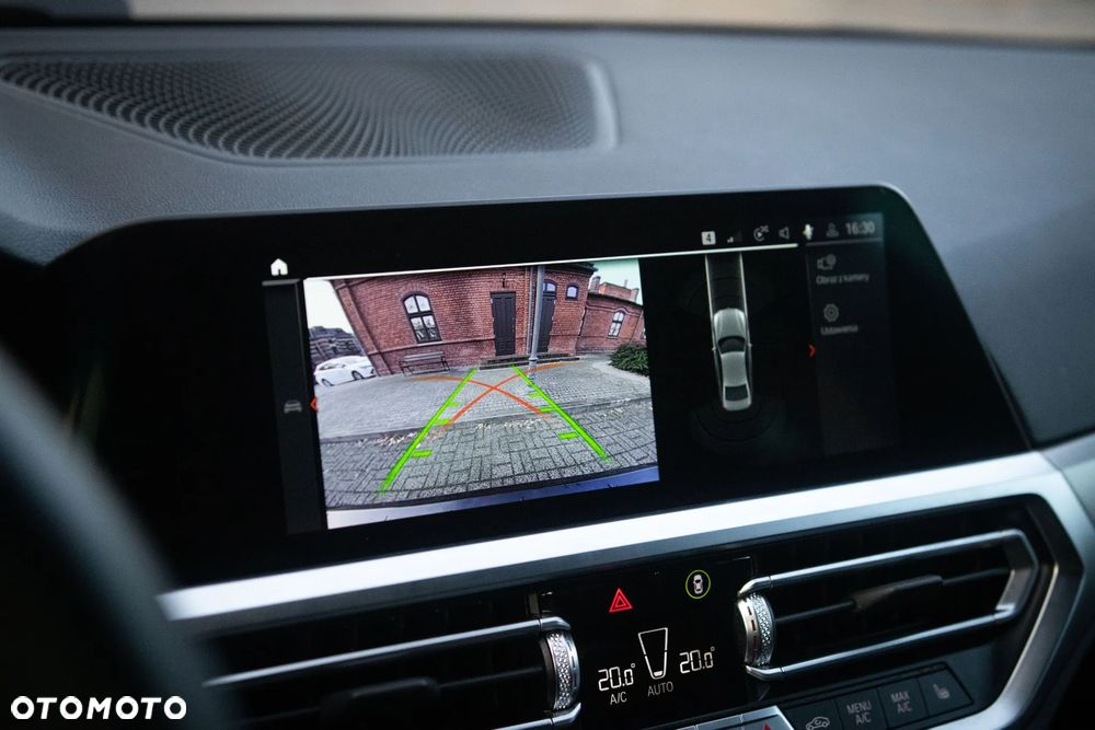 BMW Seria 3 330i xDrive Sport Line - 26