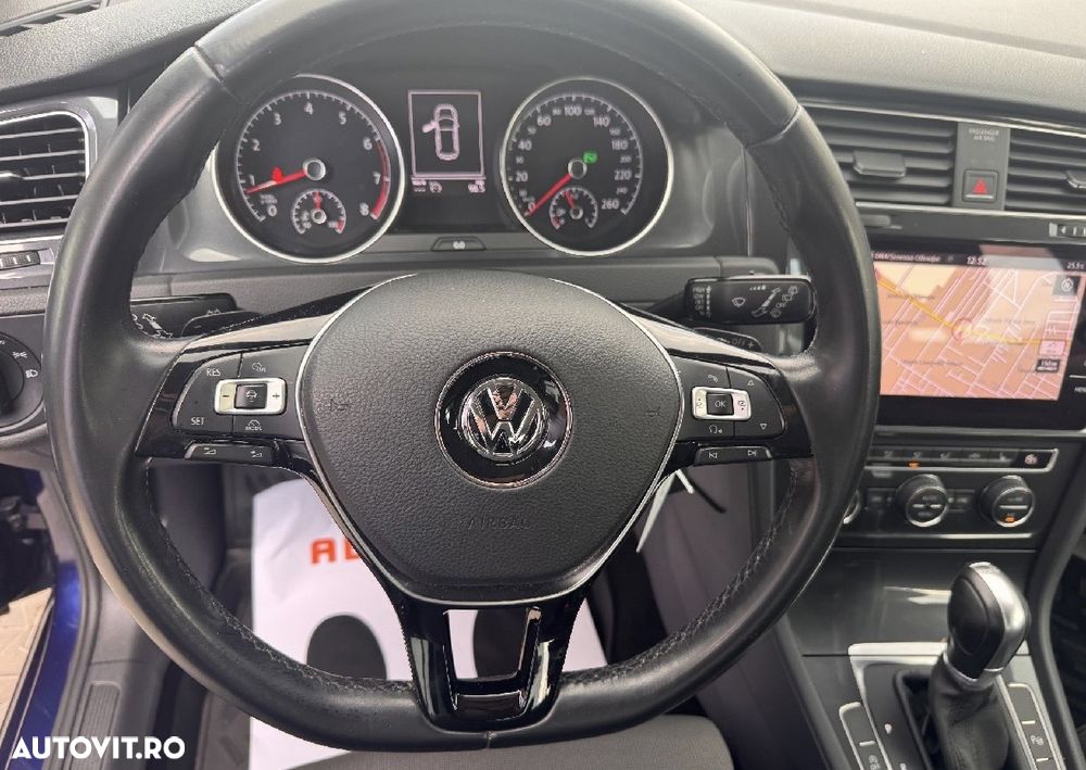 Volkswagen Golf - 15