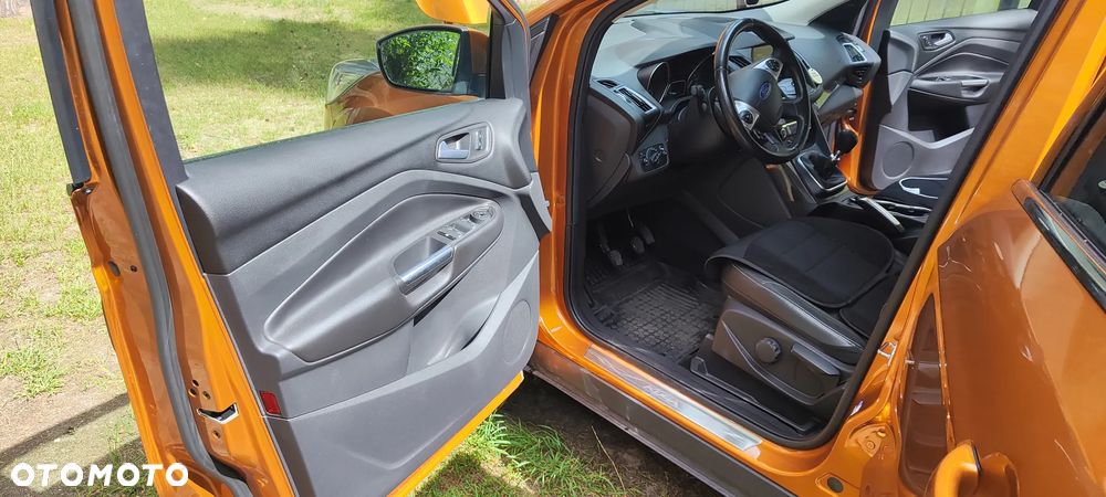 Ford Kuga 1.5 EcoBoost 2x4 Titanium - 17