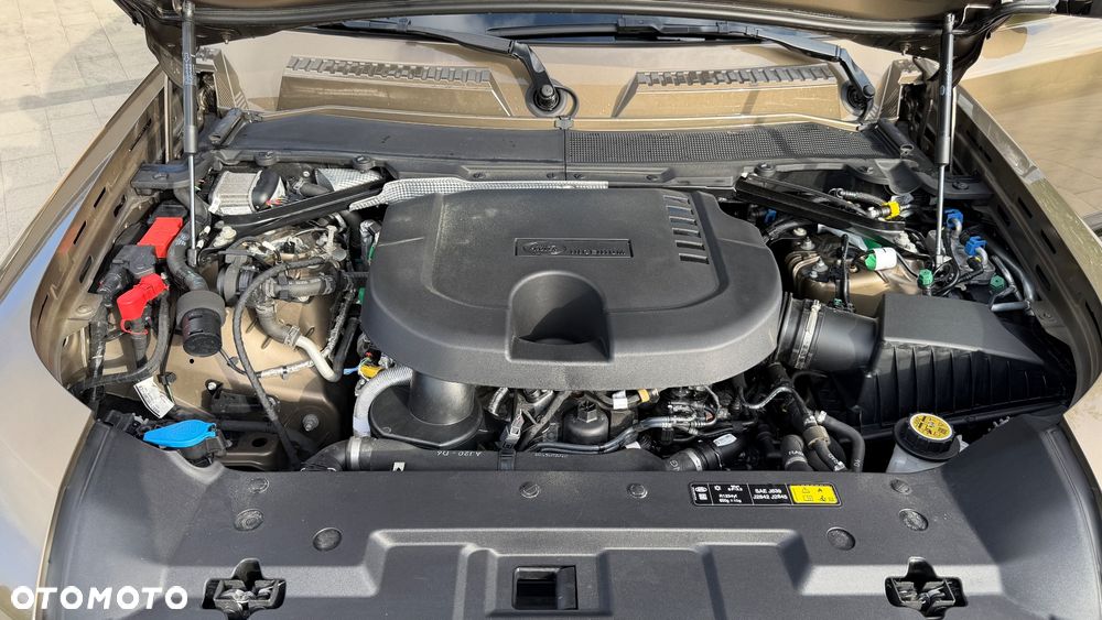 Land Rover Defender 3.0 D300 mHEV - 40