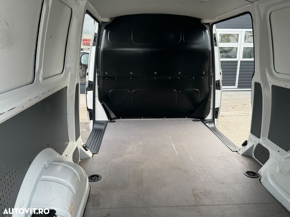 Volkswagen Transporter - 29